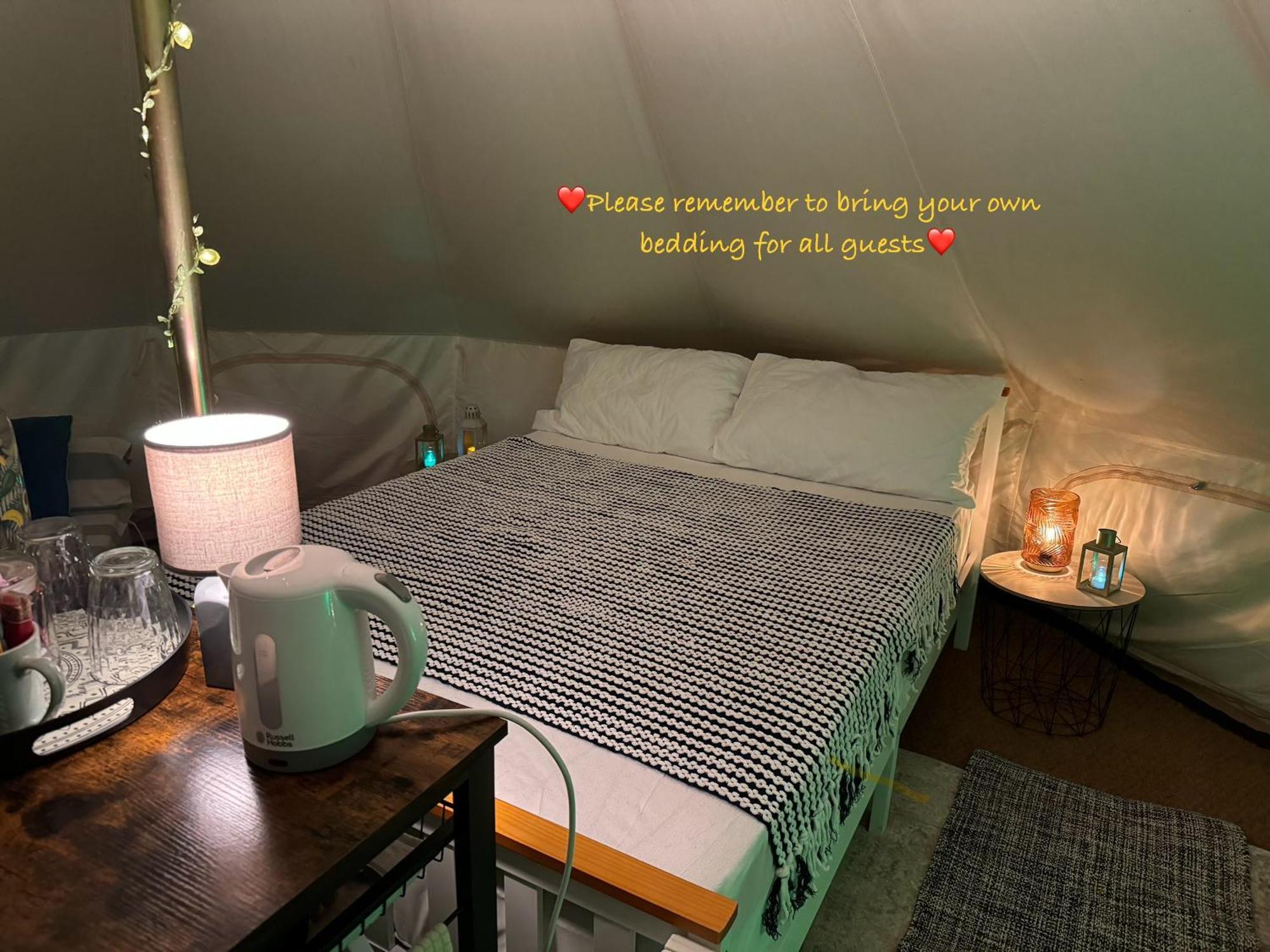 Spacious Bell Tent At Herigerbi Park Lincolnshire Villa Grantham Exterior photo