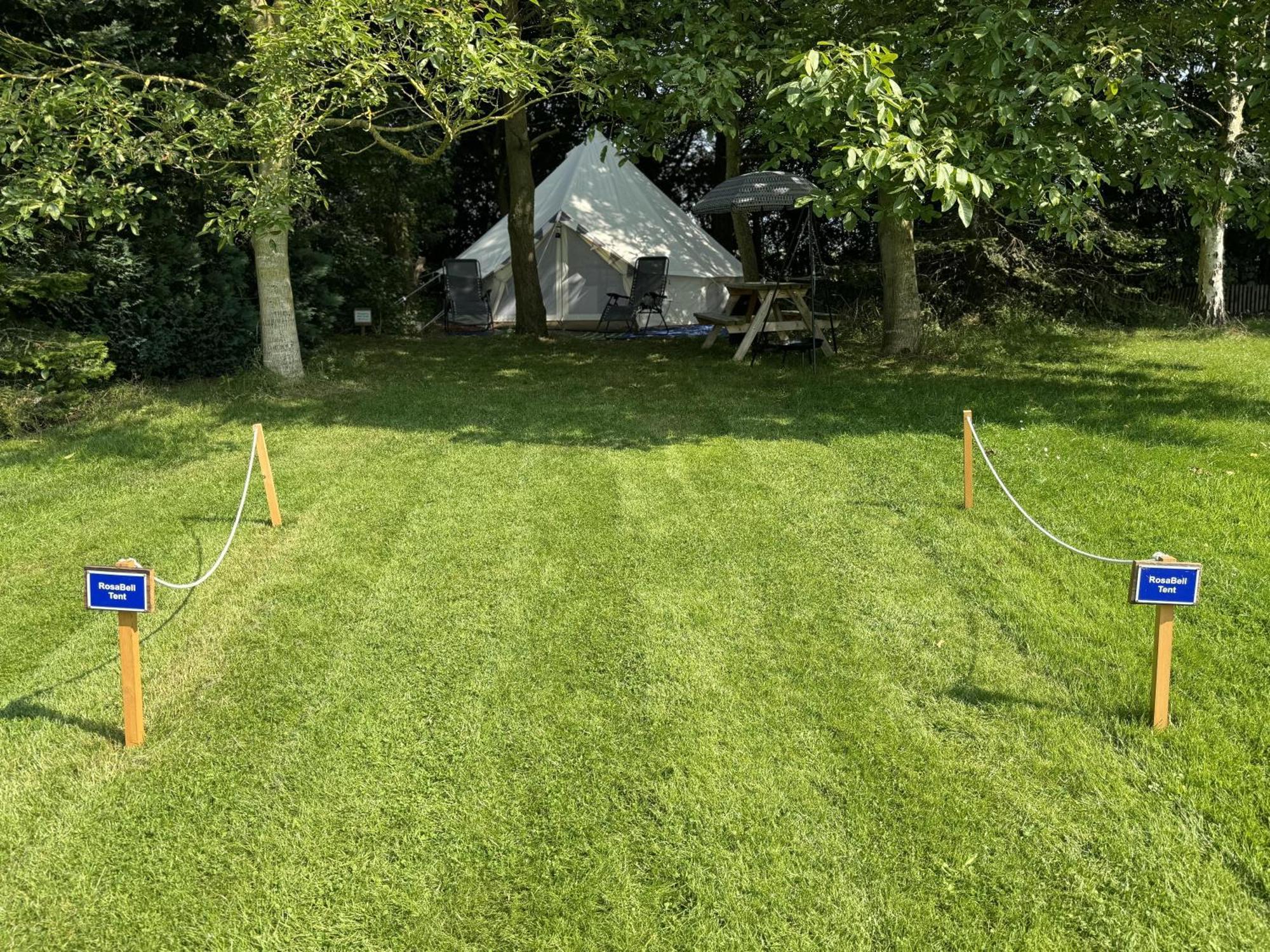Spacious Bell Tent At Herigerbi Park Lincolnshire Villa Grantham Exterior photo